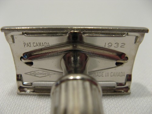 Vintage Gillette Fat Handle Safety Razor - Made in Canada - Pat. 1932 - Picture 7 of 10