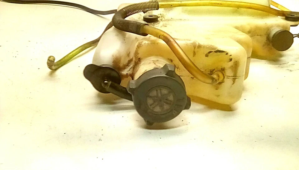 Yamaha Mountain Max 600 1997-1998 OEM tanque de aceite depósito refrigerante de inyección   Foto 4 de 4