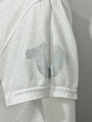 Camiseta True Religion para mujer L mezcla de algodón blanca cuello en V manga corta logotipo - Imagen 7 de 9