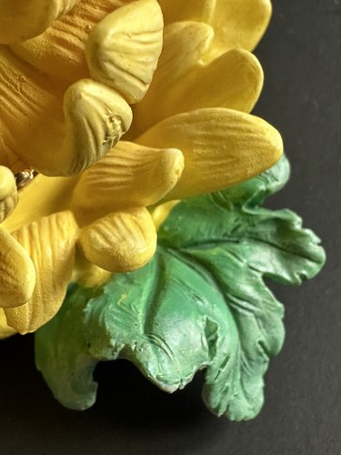 Chrysanthemum Flower Trinket Box Yellow Floral Garden Resin Hinged Jewelry Rings - Picture 16 of 24