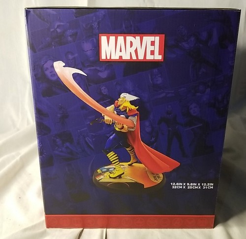 Thor Statue Collectible Figure Marvel Comics Figure Statue Disney Store Exclusiv - Picture 4 of 6