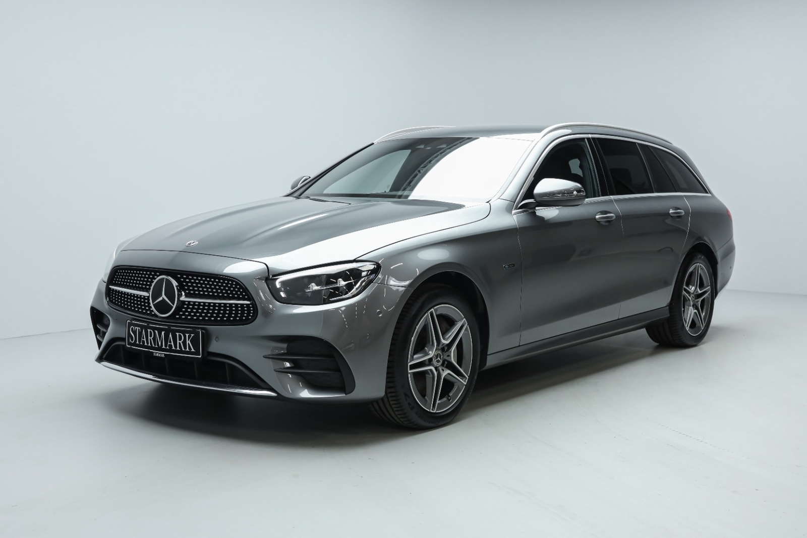 Mercedes-Benz E300 de 2,0 AMG Line stc. aut. 4Matic