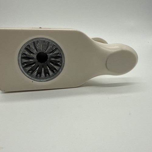 Martha Stewart CORNFLOWER Paper Punch, 1 1/8” - Picture 6 of 7