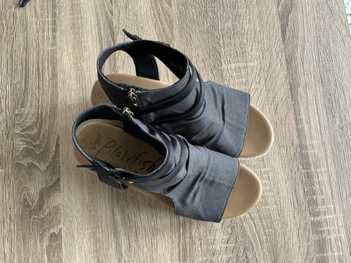 Blowfish Malibu Lacey Wedge Sandal. Size UK 5 Dark Grey