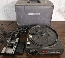Vintage Kodak Carousel 800 Slide Projector w/Case And Accessories READ