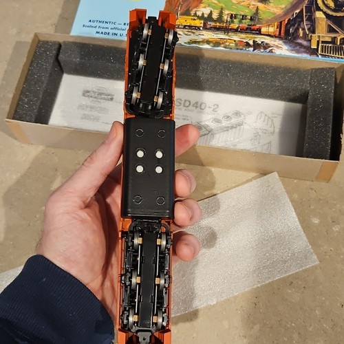 Athearn 4430 Blue Box HO SD40-2 Powered FRISCO #954 DC NIB - Picture 10 of 16