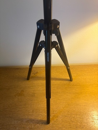 Neewer, Aluminium Alloy Photography Tripod Stand Foldable VGC - Picture 2 of 9