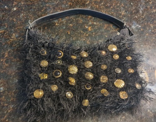 Damen Handtasche schwarz flauschig Handtasche mit Reißverschluss Goldknöpfe Eigenmarke - Bild 2 von 7