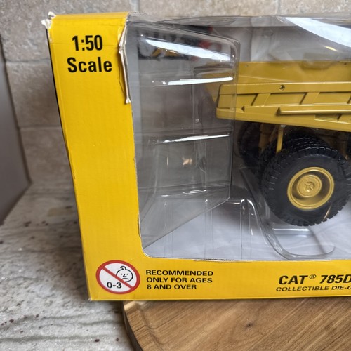 Norscot #551216 CAT 785D Mining Truck 1/50 Caterpillar - Picture 2 of 15