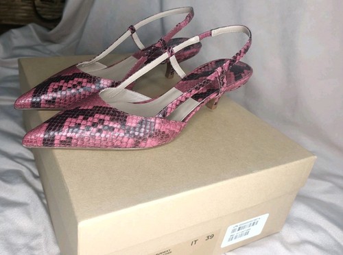 Bomba Michael Kors Hallie Python Cuero Repujado *Talla 39 Nueva en Caja Inmaculada* - Imagen 3 de 7