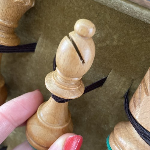 Holz Schach Brettspiel Set klappbar Aufbewahrungsbox handgeschnitzte Figuren grün Filz - Bild 9 von 11