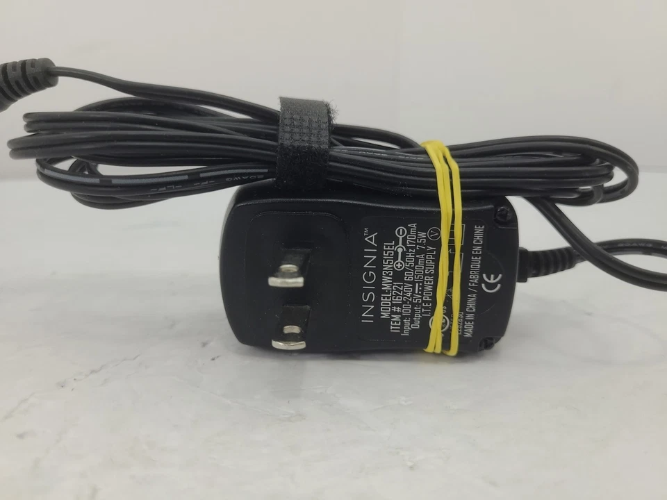 Adaptador CA Insignia Modelo MW3N515EL Entrada 100-240V 50-60Hz 170mA Salida 5V Foto 2 de 3
