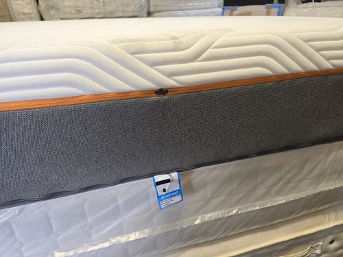 TEMPUR Original LUXE KINGSIZE 150 x 200cm Memory Foam Mattress £2649.00 - Picture 13 of 23