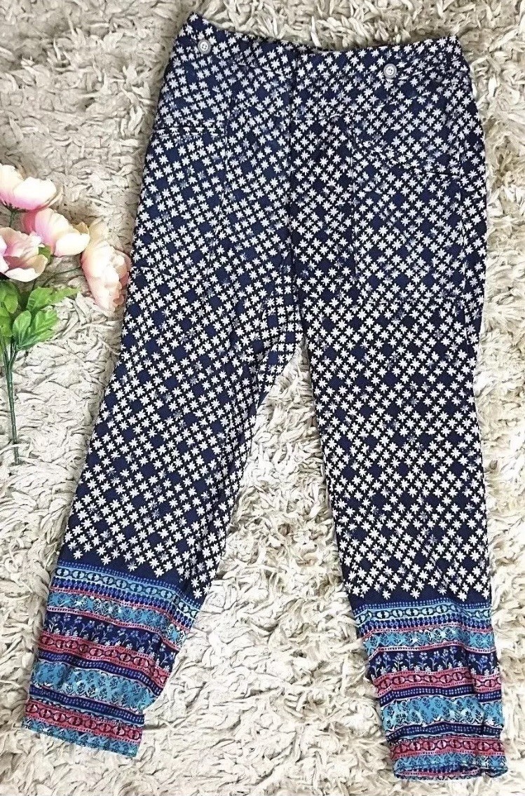 Anthropologie Elevenses Snowflake Floral Printed Cuffed Navy Pants Size 0 Anthropologie Elevenses Snowflake Floral Printed Cuffed Navy Pants Size 0