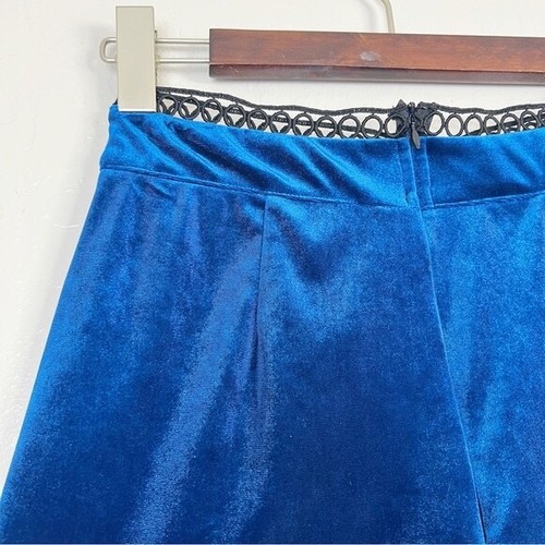 KARINA GRIMALDI Women's Size XS Blue Lia Velvet High Waisted Shorts Lace Trim - Picture 3 of 9