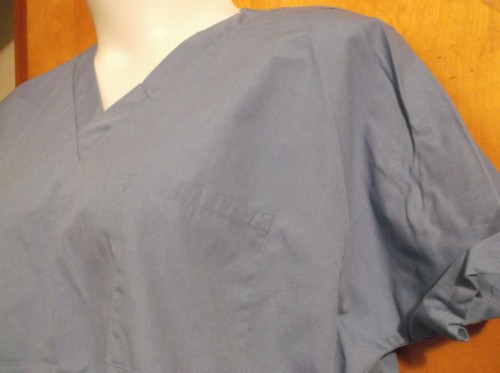 LADY'S SIMPLY BASIC V' NECK SCRUB TOP.in SKY BLUE.....SIZE LARGE - Picture 3 of 3
