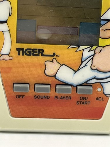 Karate King Tiger Electronics Handheld LCD Game 1987 Vintage Tested Works Retro - Picture 4 of 17