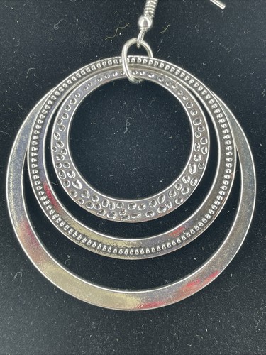 Woman Silvertone 3 Hoop Pierced Dangle Earrings Modern Stylish Cute! - Picture 8 of 9