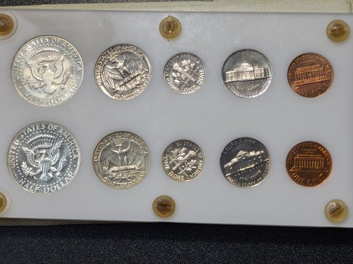 1968 1969 US Mint Proof Sets in Capital Holder Booklet w/40% Silver Half Dollars - Picture 7 of 8