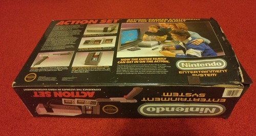 Nintendo Entertainment System Console Action Set (Complete in Box!) - Picture 12 of 12