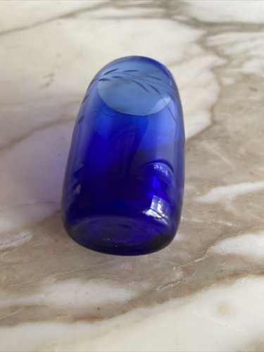 Vintage Etched Cobalt Blue Shot Glass - Picture 5 of 7