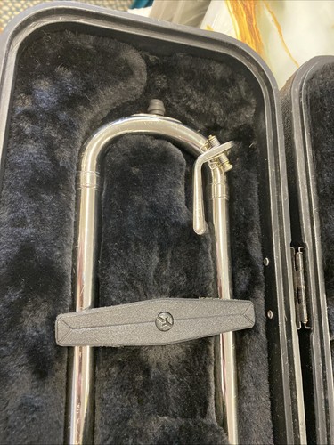 Jupiter Trombone With Hard Case 12C Mouthpiece Lightly Used Hard Case JSL-432 - Picture 11 of 18