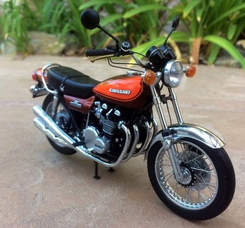 MINICHAMPS 1/12 Kawasaki 900 Z1 Candy Brown, Orange Brown 122164100 New in Box - Picture 6 of 11