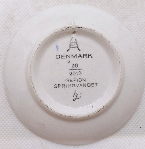 Three Royal Copenhagen 2010 Small Plates - 8cm - Picture 6 of 8