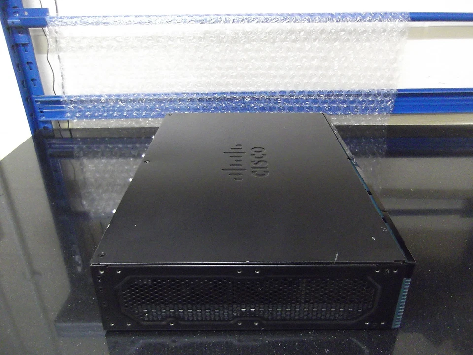 Cisco 2911/K9 2911 Integrated Services Gigabit Router (ipbasek9 & DataK9). - Image 2 of 4
