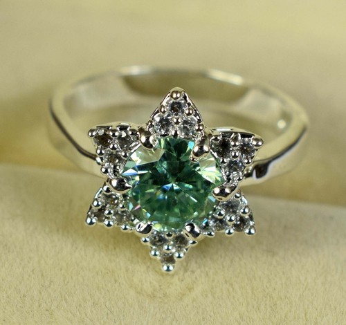 Diamond Solitaire 2.69 Ct Green Round Cut Certified Women Ring Gift For Partner - Picture 9 of 9