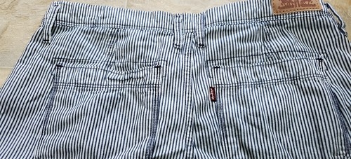 Vintage 90s Levis Striped pinstripe Denim Jean Shorts USA blue white - Picture 6 of 6