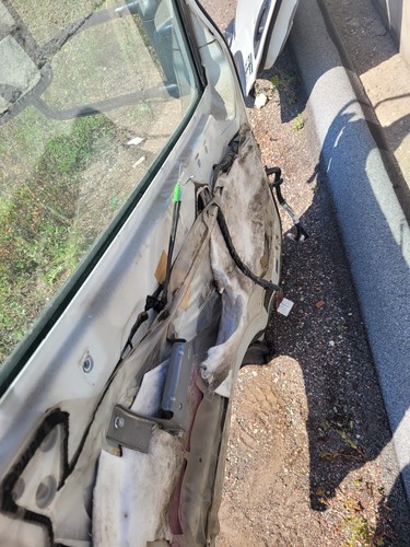 08-10 Mitsubishi Fuso FE85D Left Front Driver Side Power Door Complete w/ Mirror - Picture 12 of 14