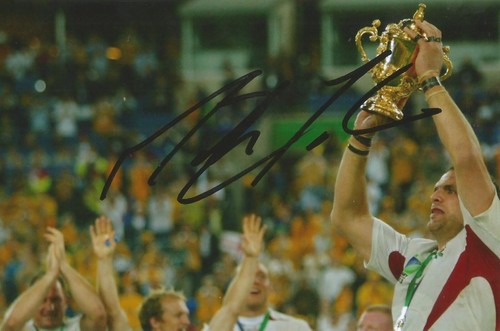 ANGLETERRE RUGBY UNION : PHOTO TROPHÉE COUPE DU MONDE 6x4 signée Martin Johnson + certificat d'authenticité
