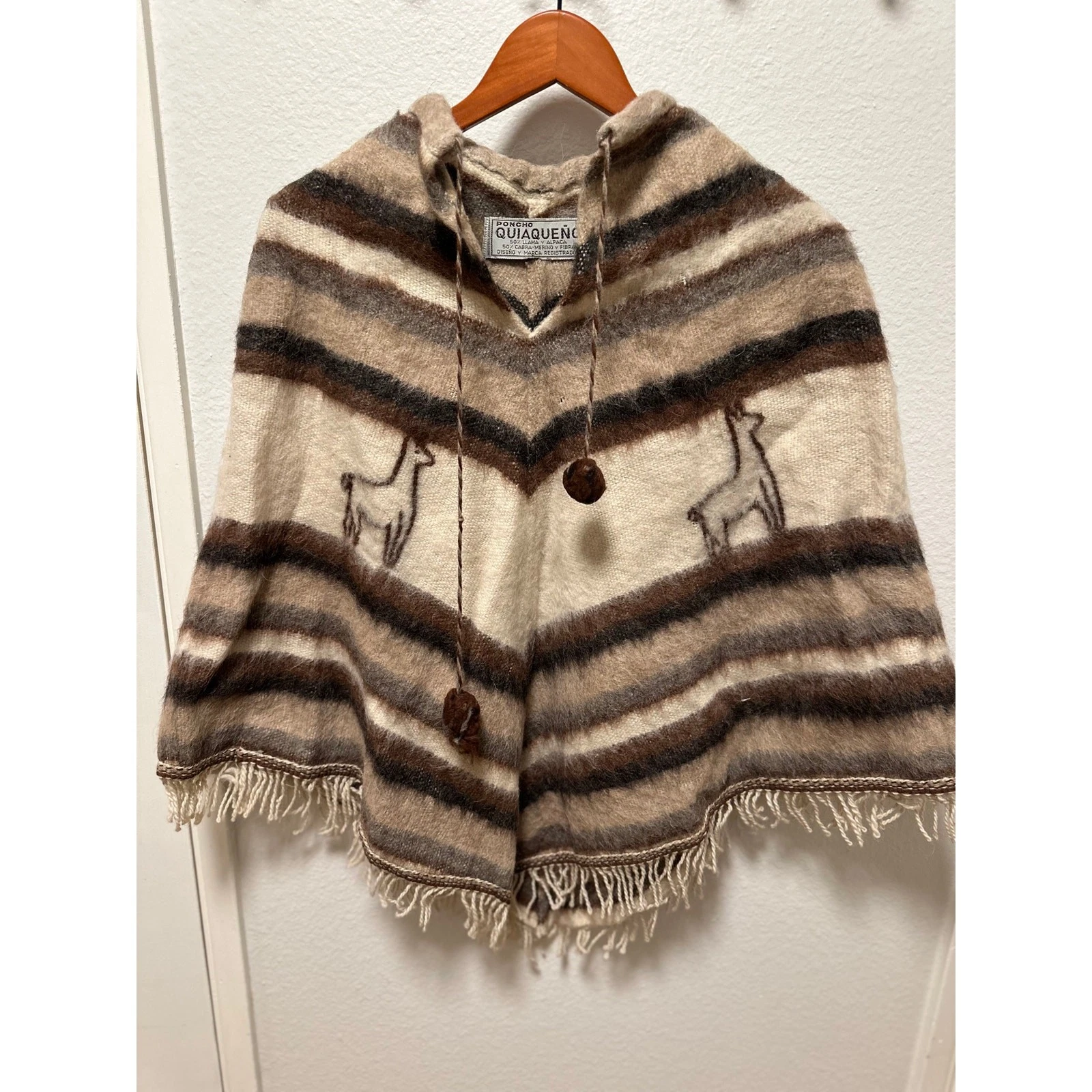 Vintage 1970's Quiaqueno Llama and Alpaca Wool Blend Poncho Cape
Opens in a new window or tab