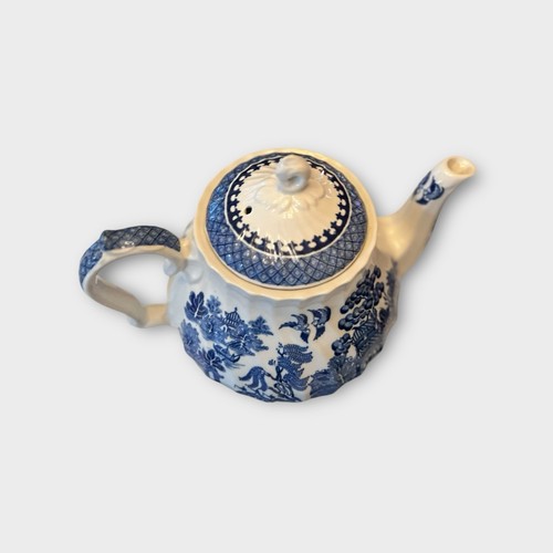 Vintage Sadler England Blue Willow Tea Pot Oriental Floral 4 Cup - Picture 10 of 16