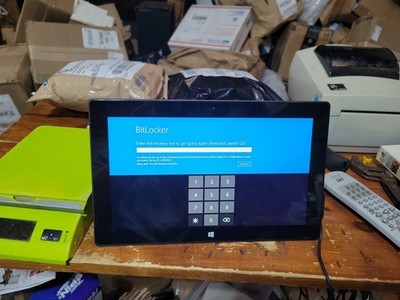 Microsoft Surface RT 1516 32GB Wi-Fi 10.6'' Black Tablet - As Is Read