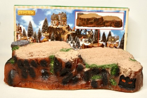 Decoración de exhibición superior colina paisaje pueblo Lemax 19"x 10" con caja - Imagen 2 de 20