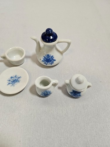 Blue And White 12 Piece Mini Floral China Tea Set - Picture 2 of 11