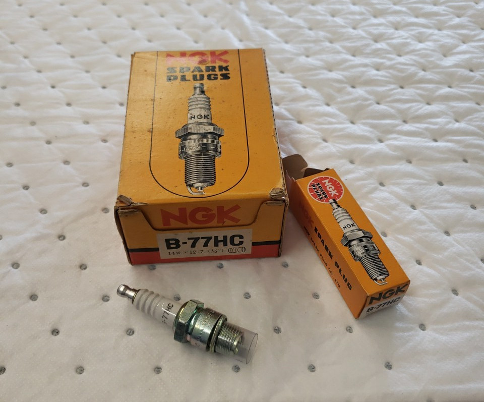 NGK SPARK PLUGS B-77HC BOX OF TEN NOS NGK Spark Plugs 14 mm