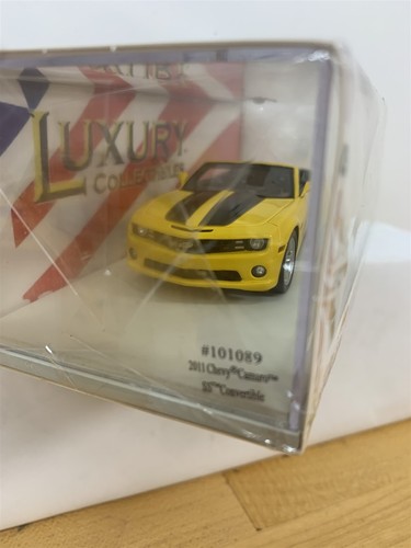 Chevy Camaro SS Convertible Rally Amarillo 101089 2011 Coleccionables de Lujo con Negro - Imagen 10 de 10