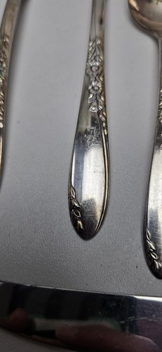 Oneida Ltd. 68 pezzi mondiali. A. Rogers Set Posate Sezionali in Argento Rose - Foto 15 di 20