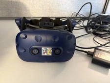 HTC Vive – PC-VR headset with room-scale tracking and controllers