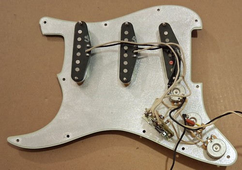 2012 Fender 1960 Custom Shop Stratocaster pickguard assembly Strat loaded pickup - Picture 2 of 8