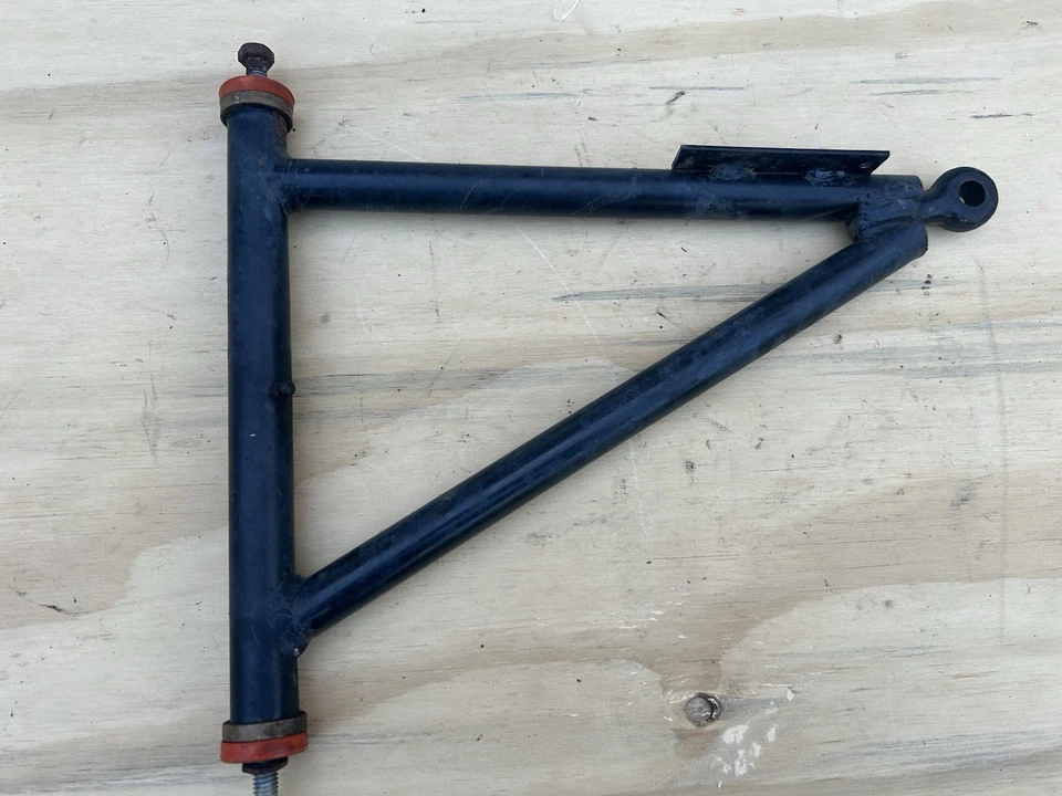 Brazo A delantero derecho Polaris Explorer 400 99 4x4 Foto 2 de 4