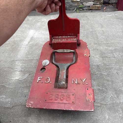 Fire Department Alarm Box - New York City, man cave from a New York city Fireman - Picture 2 of 10