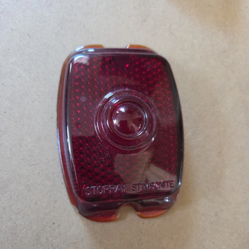 Задний фонарь со стороны водителя с линзой номерного знака 1941 -1953 для пикапа Chevy  - Изображение 2 из 4