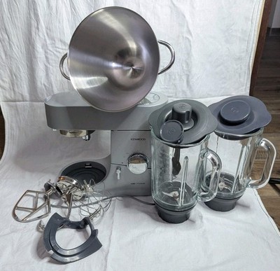 Kenwood Chef Titanium KMC010 Küchenmaschine mit viel Zubehör