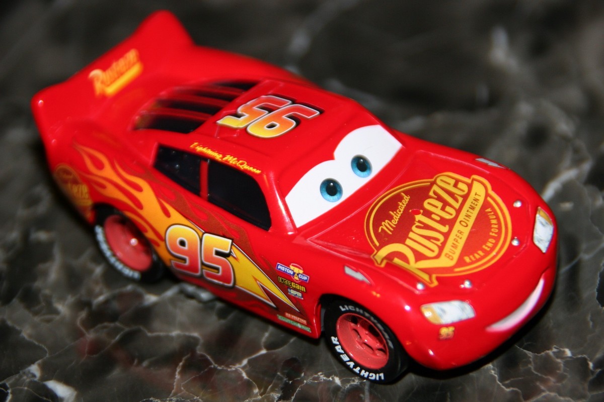 Disney Pixar Cars Lightning McQueen 1:55 Scale Die-Cast