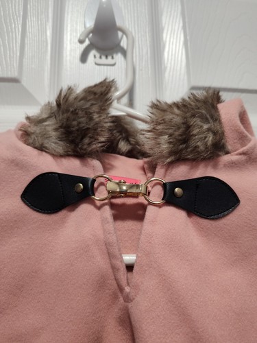 Girl's Betsey Johnson Pink & Faux Fur Hooded Heart Cape Size 5 - Picture 3 of 14
