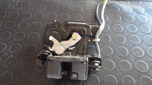 SERRATURA PORTELLONE POSTERIORE CHIUSURA CENTRALIZZATA TOYOTA AVENSIS SW 2006 - Foto 2 di 2